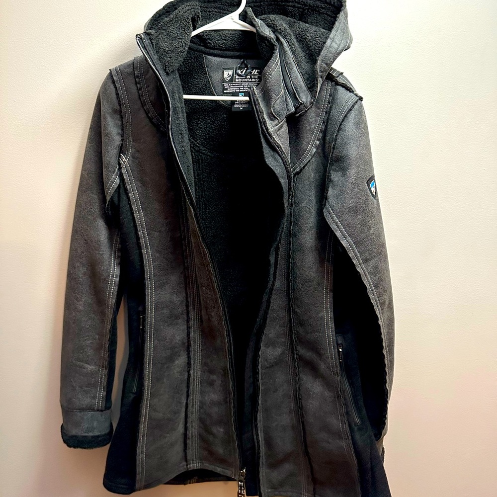 KUHL Born in the Mountains Dani Sherpa Coat Detachable hood and soft. Size M